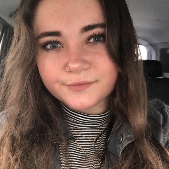 Meet your Posher, Victoria - Picture 2 of 2